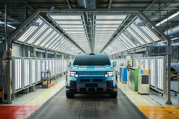 Freelander 8 (Chery-JLR) na linii produkcyjnej fabryki w Changshu