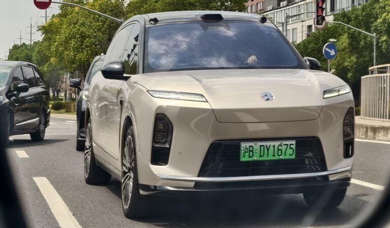 NIO ES8, trzecia generacja SUV-a